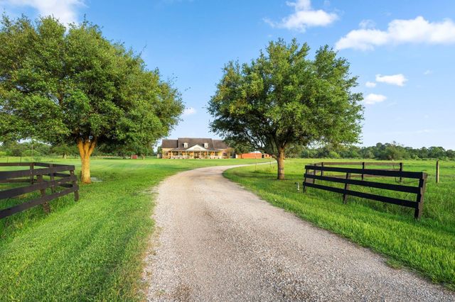 19245 Fm 442 Road, Boling, TX 77420