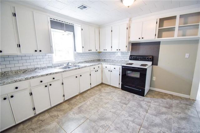 506 Pilley Street, Westlake, LA 70669