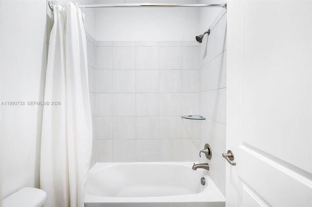 11724 SW 13th Ln, Pembroke Pines, FL 33025