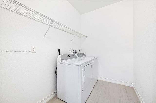 11724 SW 13th Ln, Pembroke Pines, FL 33025