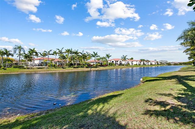 11724 SW 13th Ln, Pembroke Pines, FL 33025