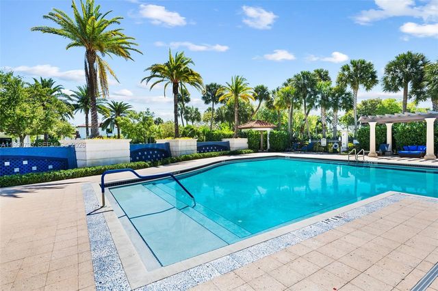 11724 SW 13th Ln, Pembroke Pines, FL 33025