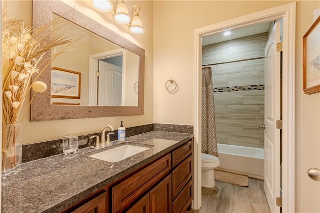 2517 Mahbi Dr, Corpus Christi, TX 78418