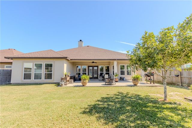 2517 Mahbi Dr, Corpus Christi, TX 78418