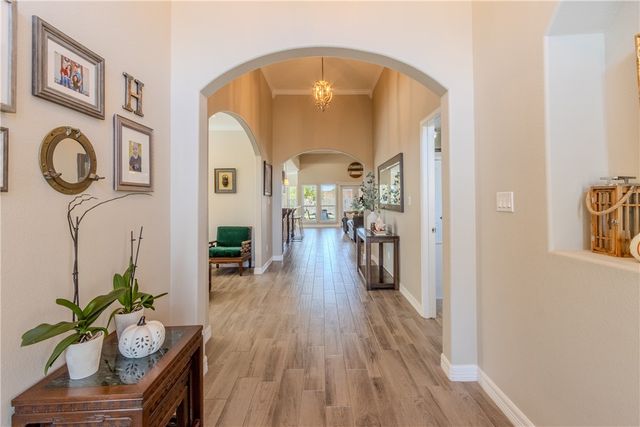 2517 Mahbi Dr, Corpus Christi, TX 78418