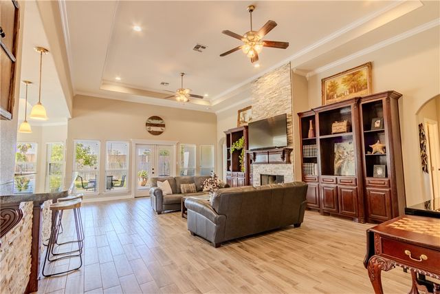 2517 Mahbi Dr, Corpus Christi, TX 78418