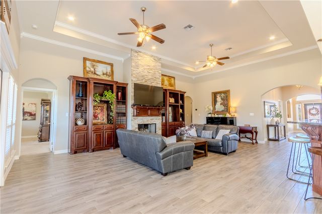 2517 Mahbi Dr, Corpus Christi, TX 78418