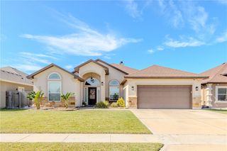 2517 Mahbi Dr, Corpus Christi, TX 78418