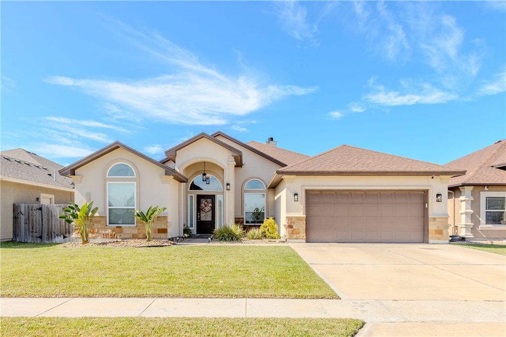 2517 Mahbi Dr, Corpus Christi, TX 78418