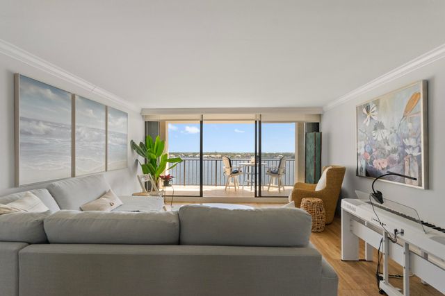 130 Lakeshore Drive 923, North Palm Beach, FL 33408