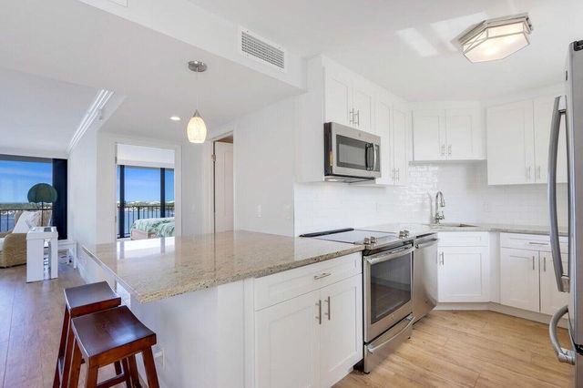 130 Lakeshore Drive 923, North Palm Beach, FL 33408