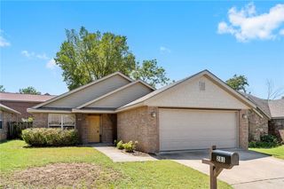 281 E Madrid Street, Fayetteville, AR 72703