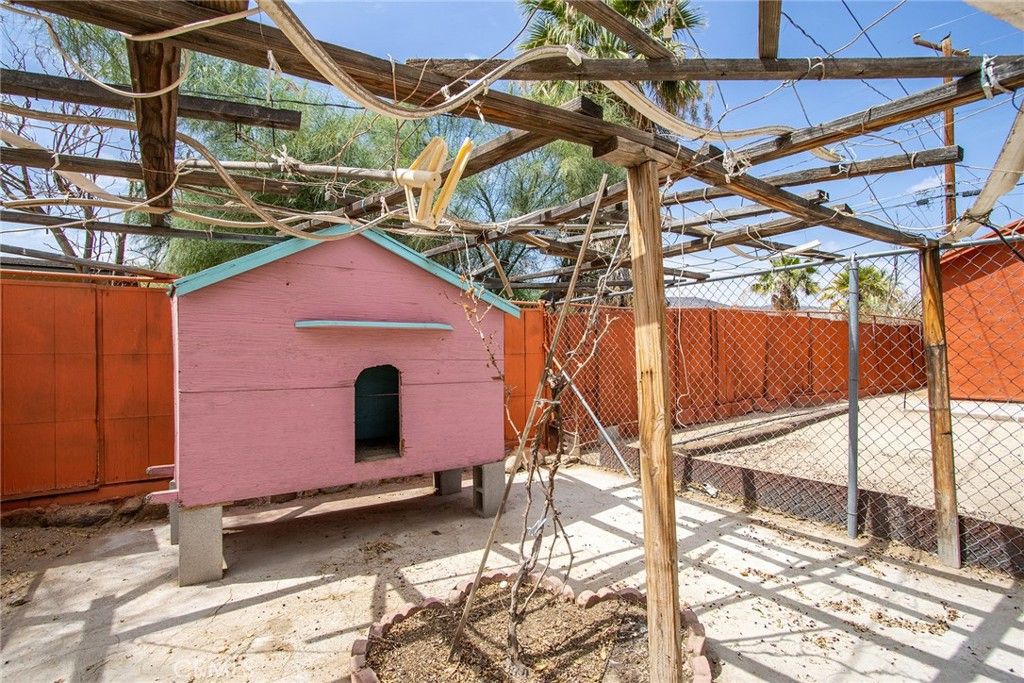 Image 28 of property listing at 6582 Manzanita Avenue, 29 Palms, CA 92277