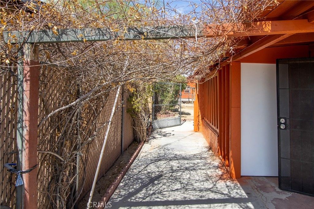 Image 8 of property listing at 6582 Manzanita Avenue, 29 Palms, CA 92277