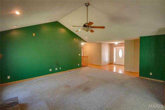 19383 Deer Run, Brighton, IL 62012