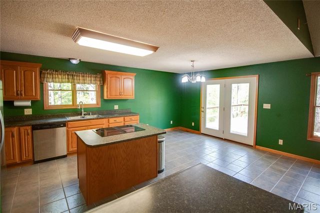 19383 Deer Run, Brighton, IL 62012