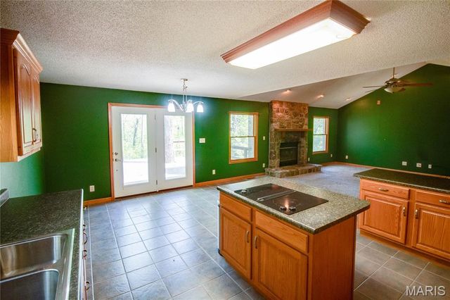 19383 Deer Run, Brighton, IL 62012