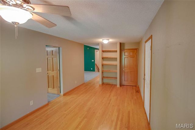 19383 Deer Run, Brighton, IL 62012