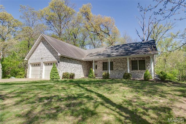19383 Deer Run, Brighton, IL 62012