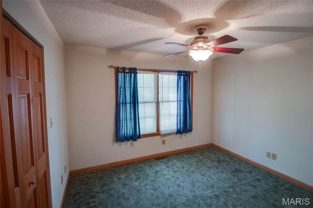 19383 Deer Run, Brighton, IL 62012