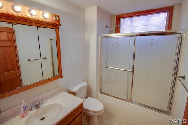 19383 Deer Run, Brighton, IL 62012