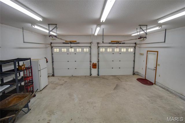 19383 Deer Run, Brighton, IL 62012