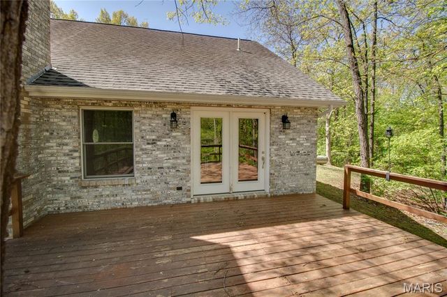 19383 Deer Run, Brighton, IL 62012