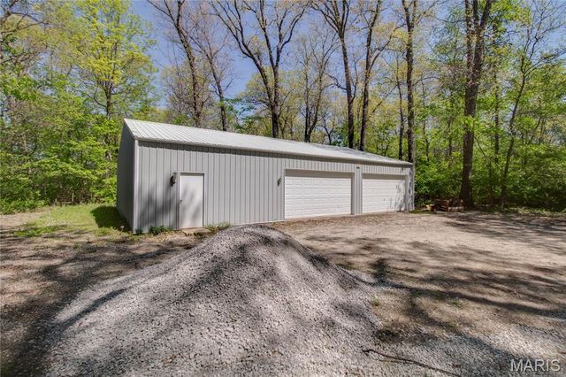 19383 Deer Run, Brighton, IL 62012