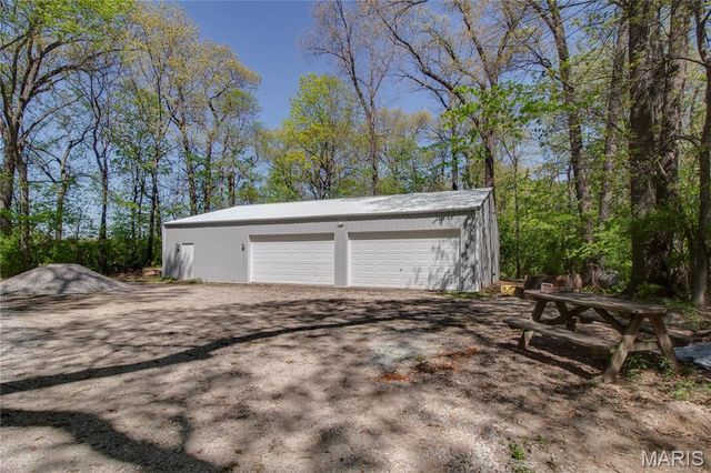 19383 Deer Run, Brighton, IL 62012