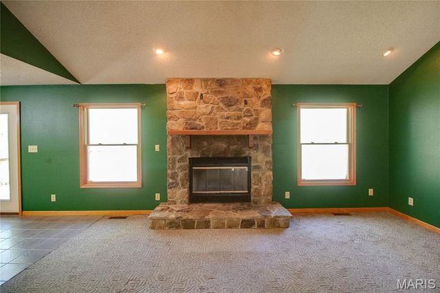 19383 Deer Run, Brighton, IL 62012