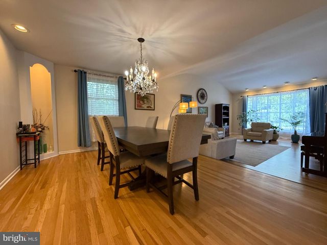 806 WARFIELD LN, Huntingdon Valley, PA 19006