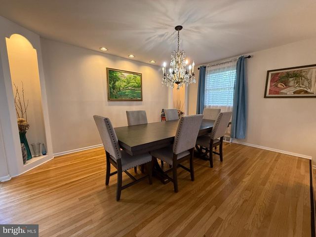 806 WARFIELD LN, Huntingdon Valley, PA 19006