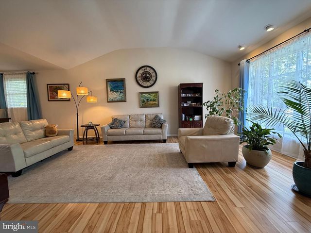 806 WARFIELD LN, Huntingdon Valley, PA 19006