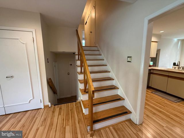 806 WARFIELD LN, Huntingdon Valley, PA 19006