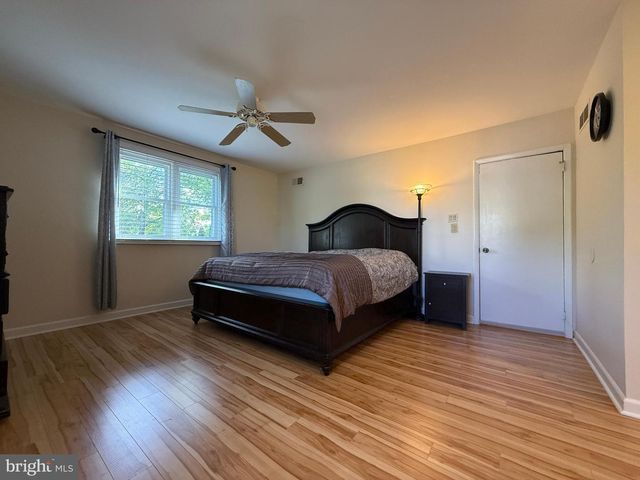 806 WARFIELD LN, Huntingdon Valley, PA 19006