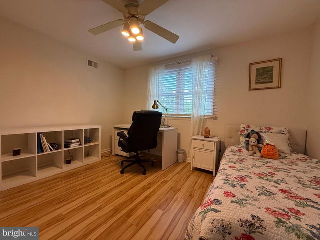 806 WARFIELD LN, Huntingdon Valley, PA 19006