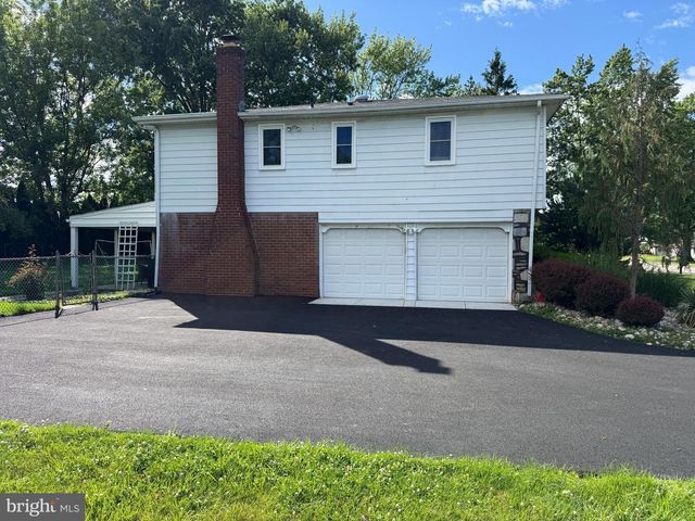 806 WARFIELD LN, Huntingdon Valley, PA 19006