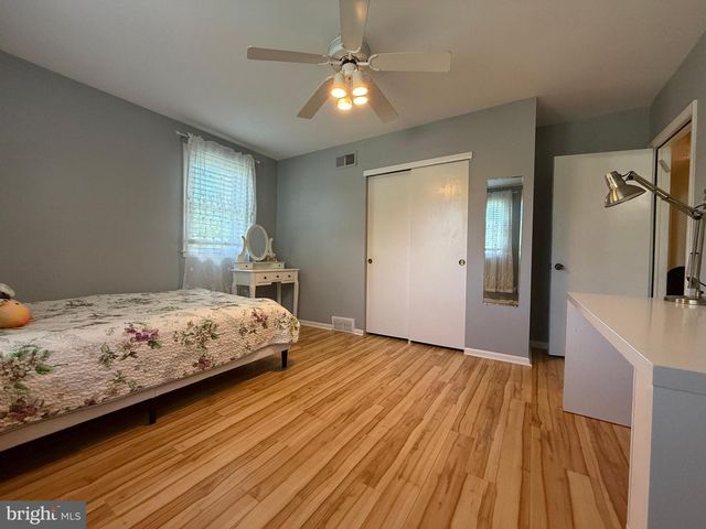 806 WARFIELD LN, Huntingdon Valley, PA 19006