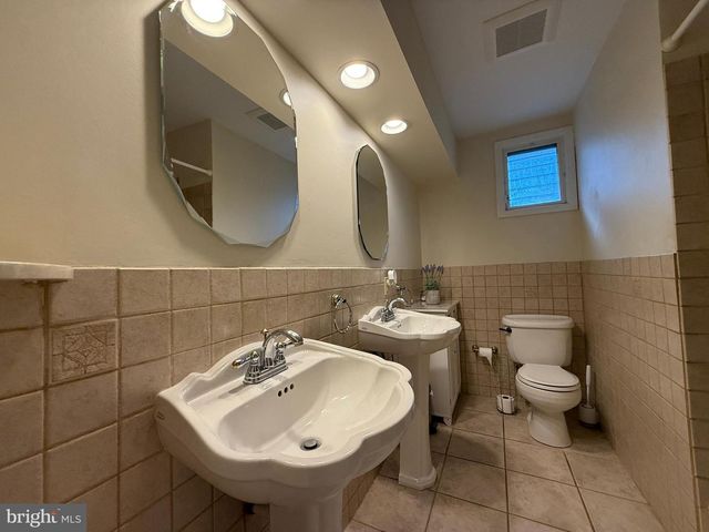 806 WARFIELD LN, Huntingdon Valley, PA 19006