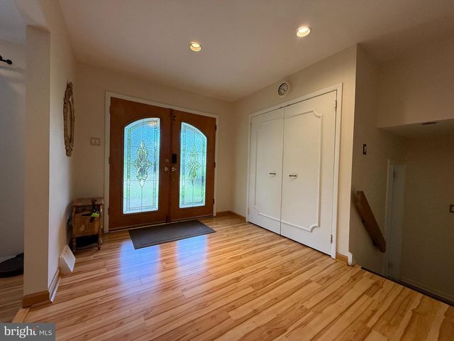 806 WARFIELD LN, Huntingdon Valley, PA 19006