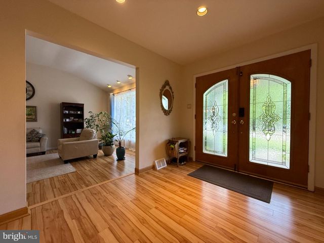 806 WARFIELD LN, Huntingdon Valley, PA 19006