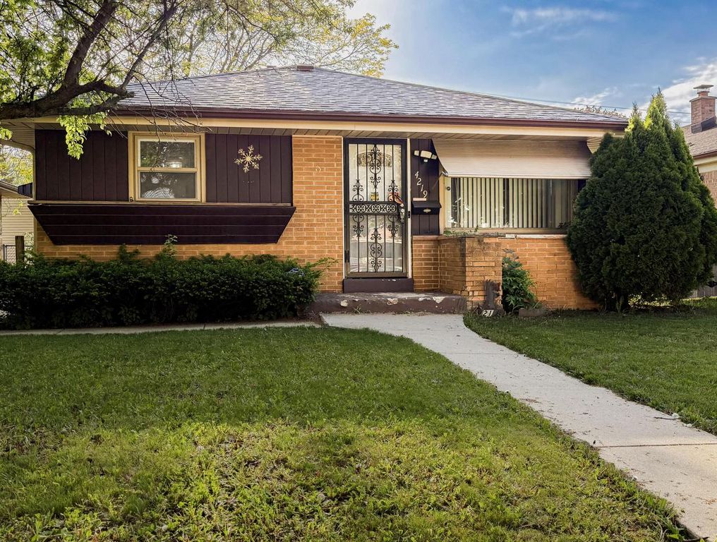 4219 N 72nd STREET, Milwaukee, WI 53216