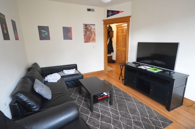 850 W Waveland Avenue 2, Chicago, IL 60613