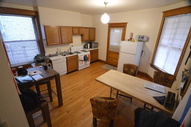 850 W Waveland Avenue 2, Chicago, IL 60613