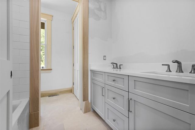 1502 Powers Run Rd, O'hara, PA 15238