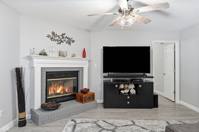 275 Inland Circle, Avon, IN 46123