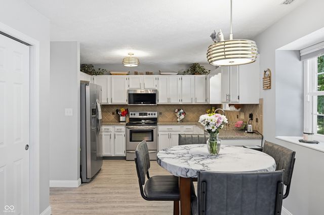 275 Inland Circle, Avon, IN 46123