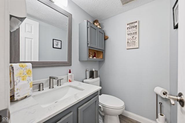 275 Inland Circle, Avon, IN 46123