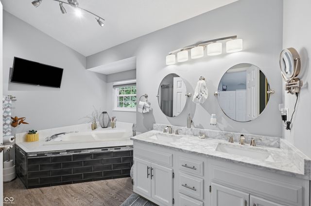 275 Inland Circle, Avon, IN 46123