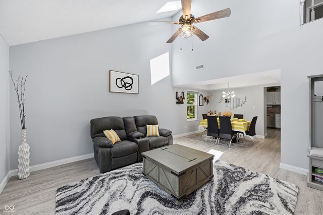 275 Inland Circle, Avon, IN 46123